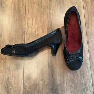 Aerosoles • Black Suede Leather Bow Detail ‘Screenplay’ Pumps Size 8 • Like new!